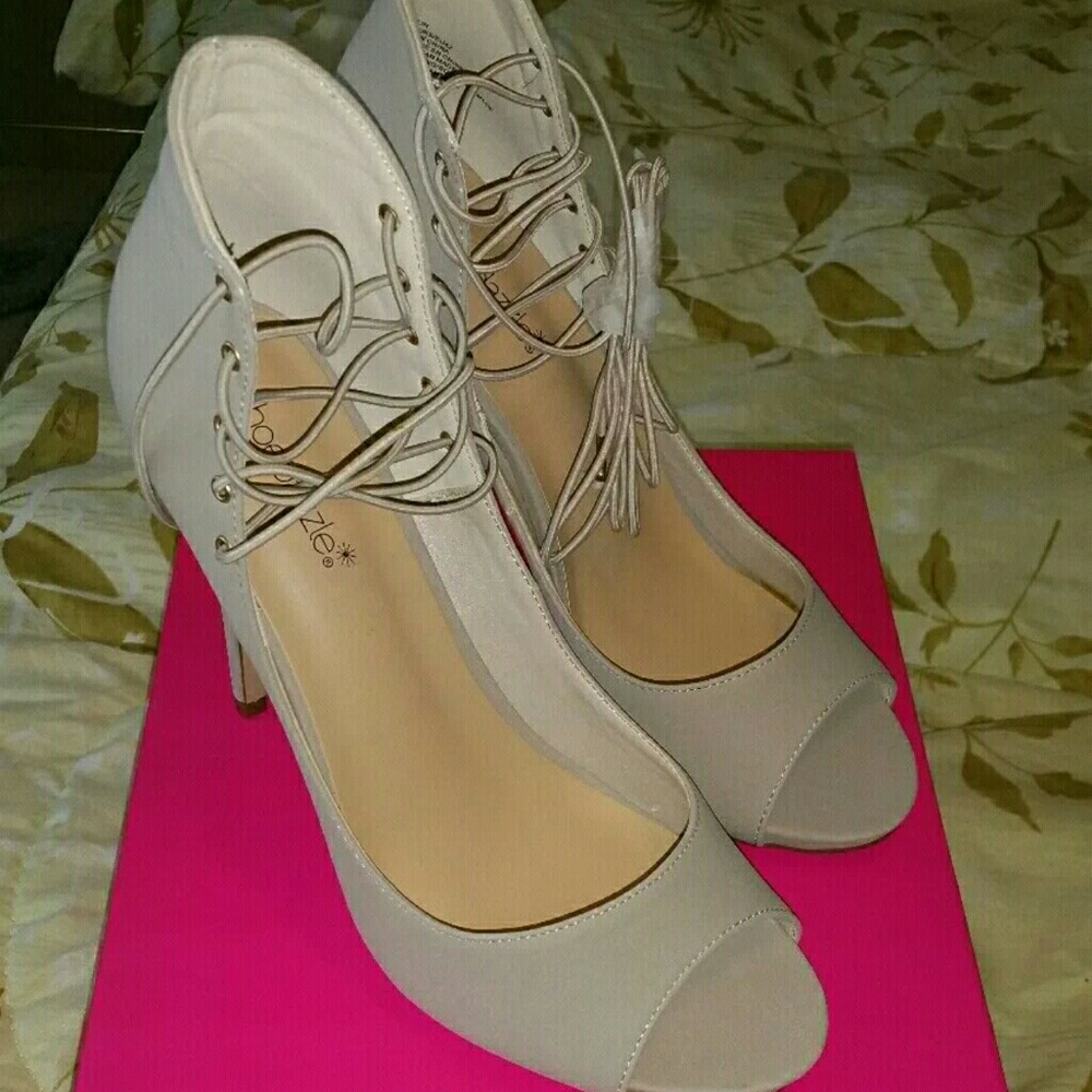 Cage style stiletto strappy shoes, size 11